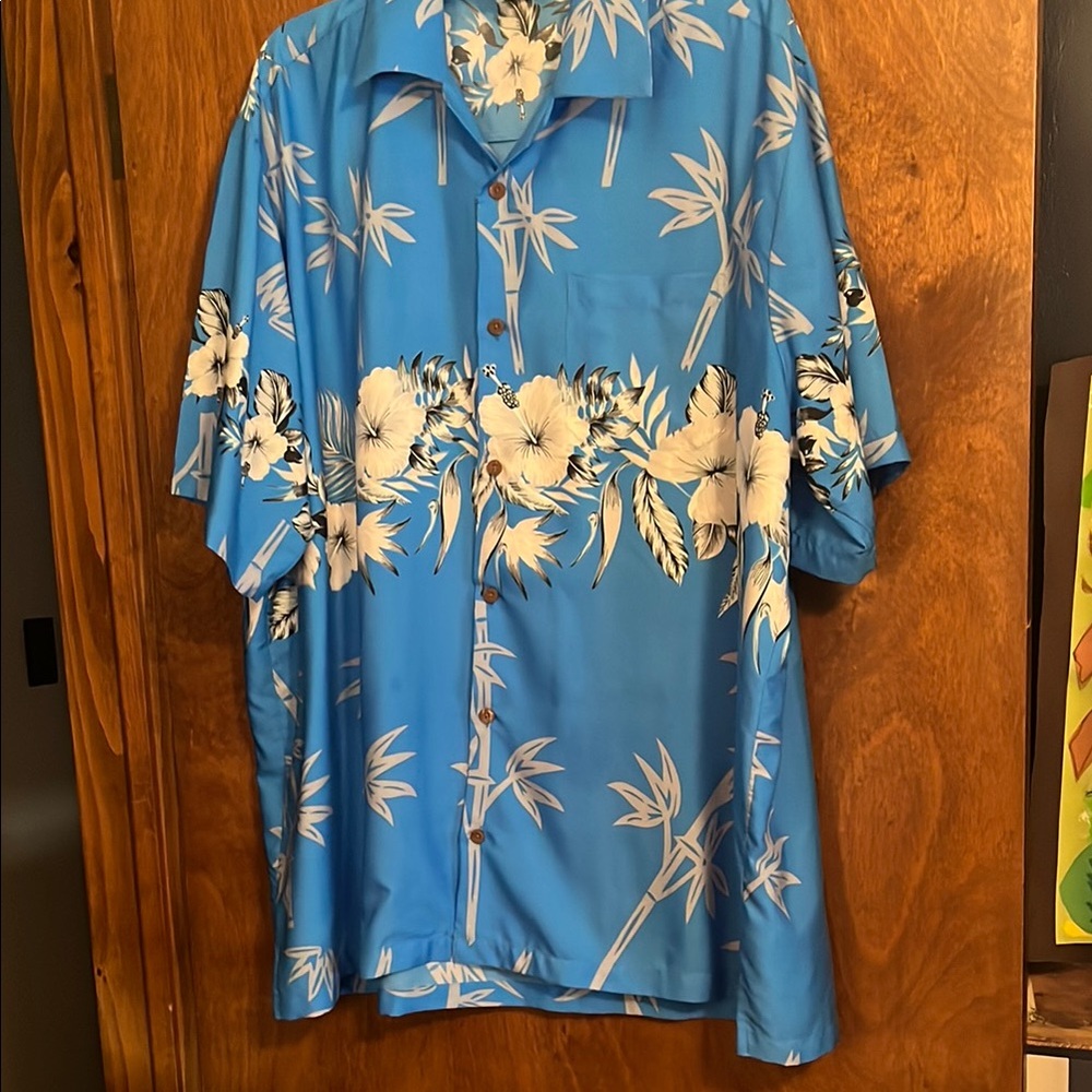Men’s summer shirt… Light turquoise blue with Hawaiian design size 2XL